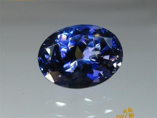 Đá Benitoite - Nguồn Gốc Công Dụng Và Giá Cả
