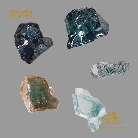 Moissanite Có Thực Sự Rẻ Hơn Zircon? Sự Thật Về Moissanite !