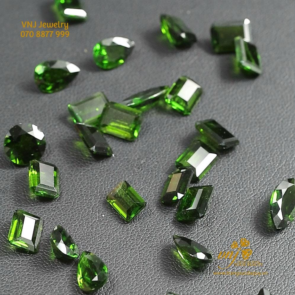 Diopside Thiên Nhiên (2)