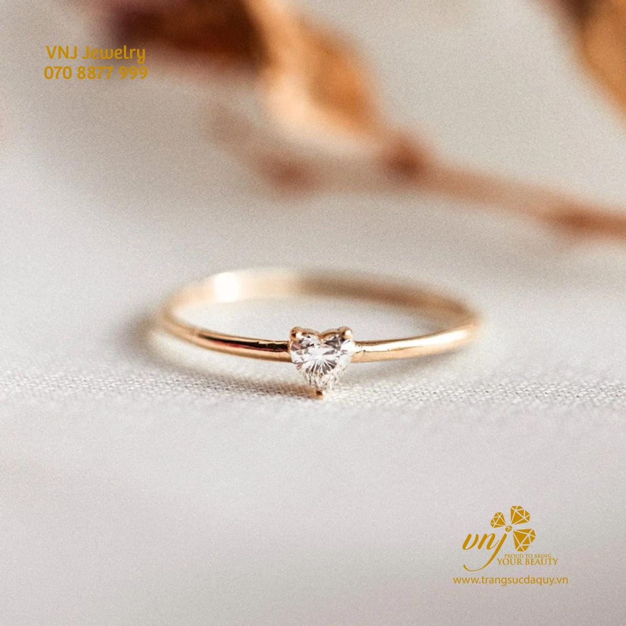 Nhẫn Cầu Hôn Kim Cương Trái Tim