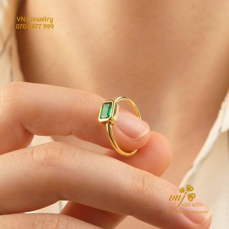 Nhẫn Emerald Classic
