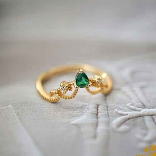 Nhẫn Đá Tiny Emerald NWE13