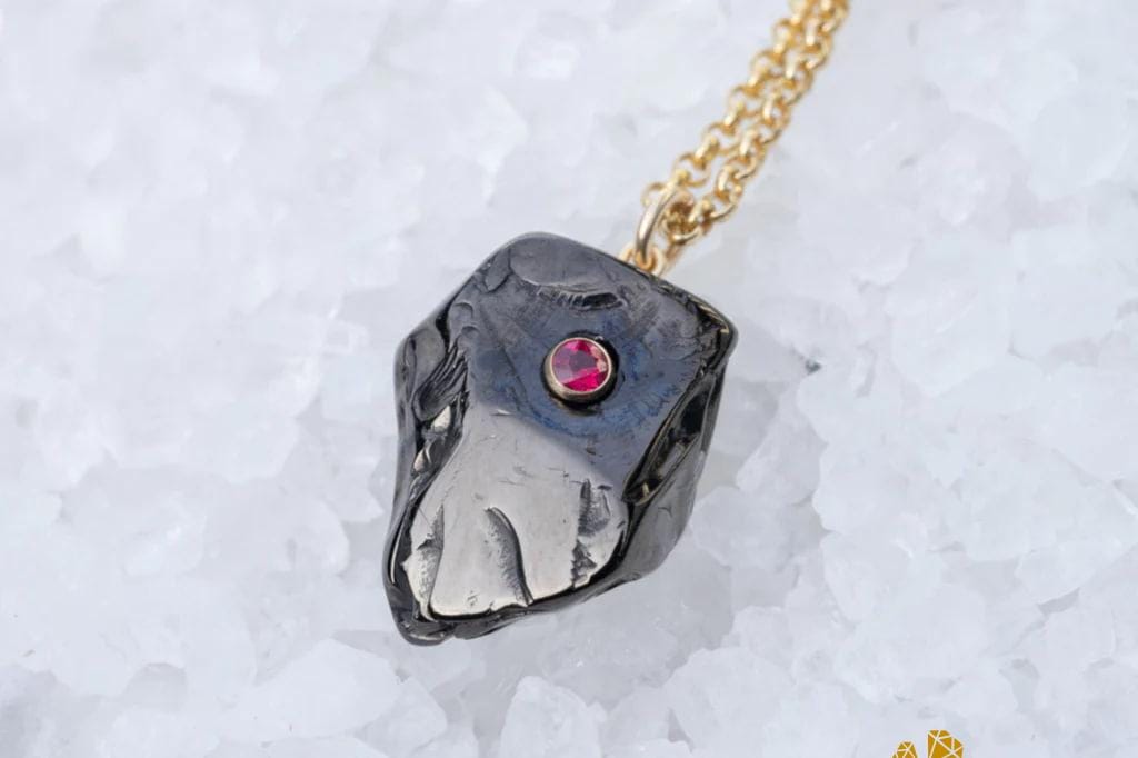 Đá Shungite Nguồn Gốc Công Dụng Và Cách Nhận Biết !