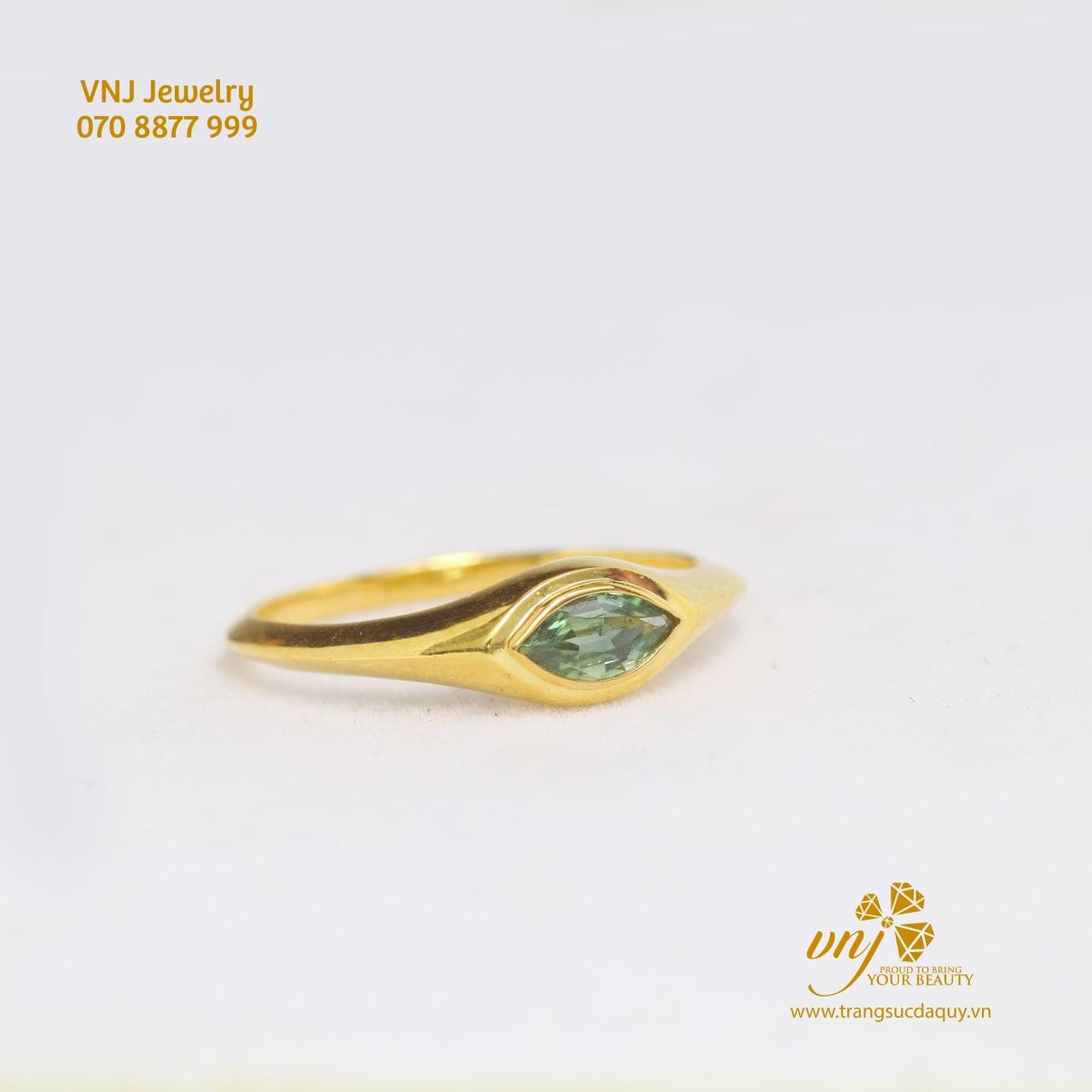Nhẫn Đá Sapphire Xanh Thiên Nhiên