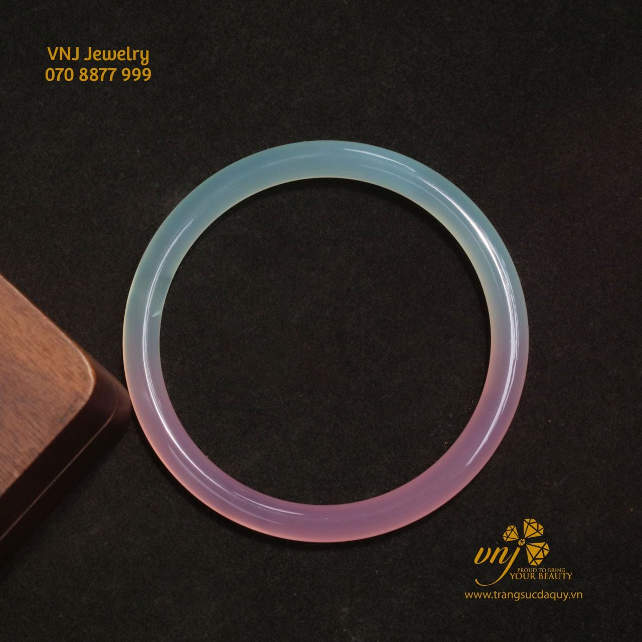 Vòng Tay Chalcedony Nguyên Khối VKMN10