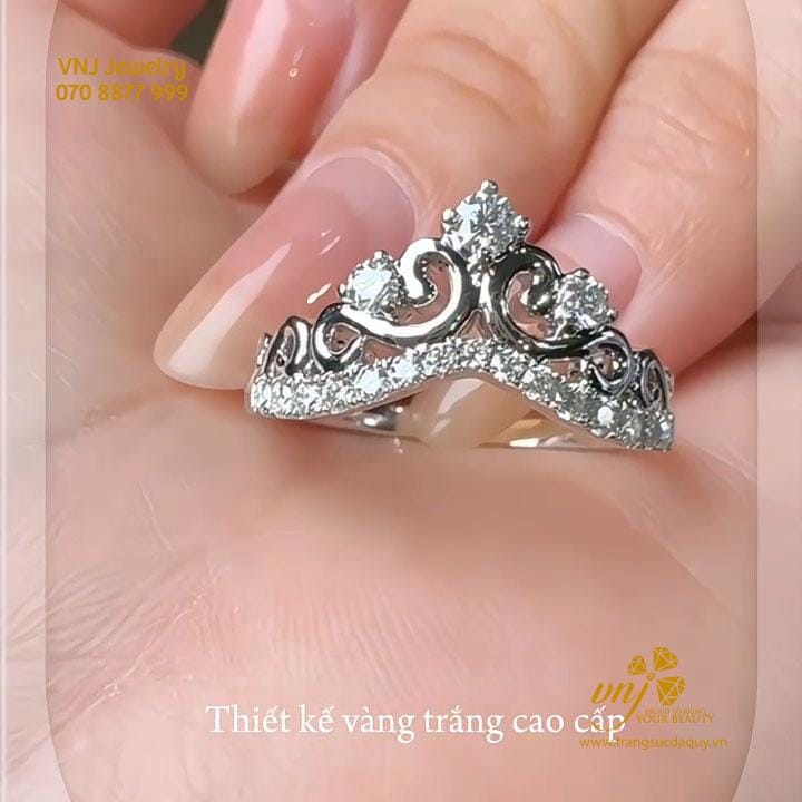 Nhẫn Cầu Hôn Vương Miện Kim Cương