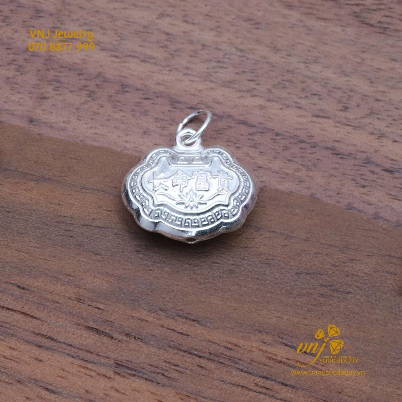 Charm Khóa Trường Mệnh