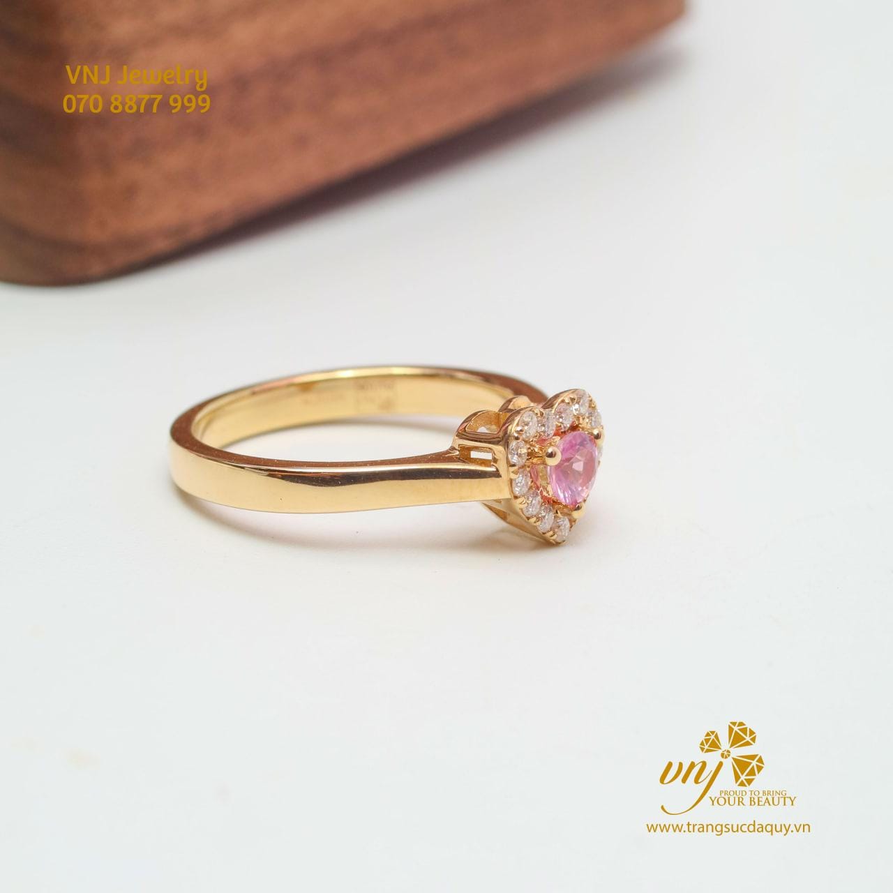 Nhẫn Sapphire Hồng Trái Tim