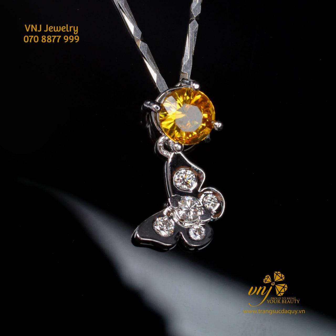 Mặt Dây Chuyền Bướm Kim Cương Sapphire Vàng