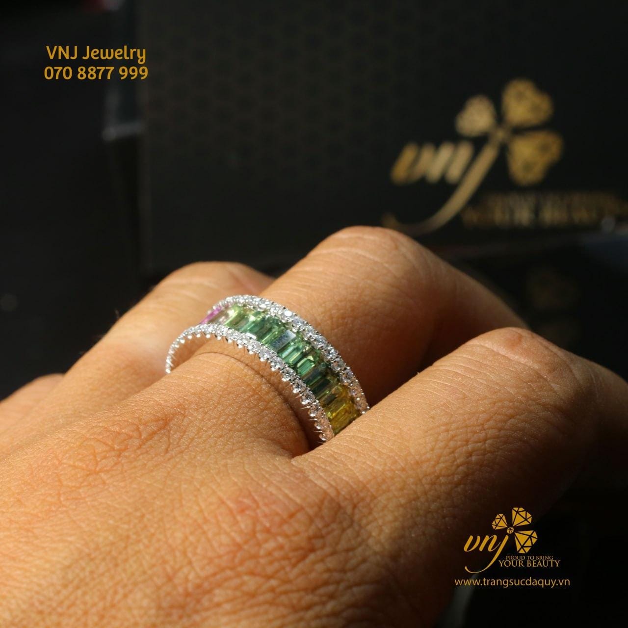 Nhẫn Sapphire Rainbown Đính Full Kim Cương (4)