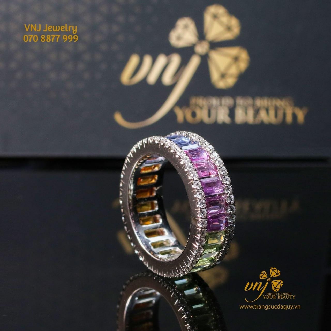 Nhẫn Sapphire Rainbown Đính Full Kim Cương