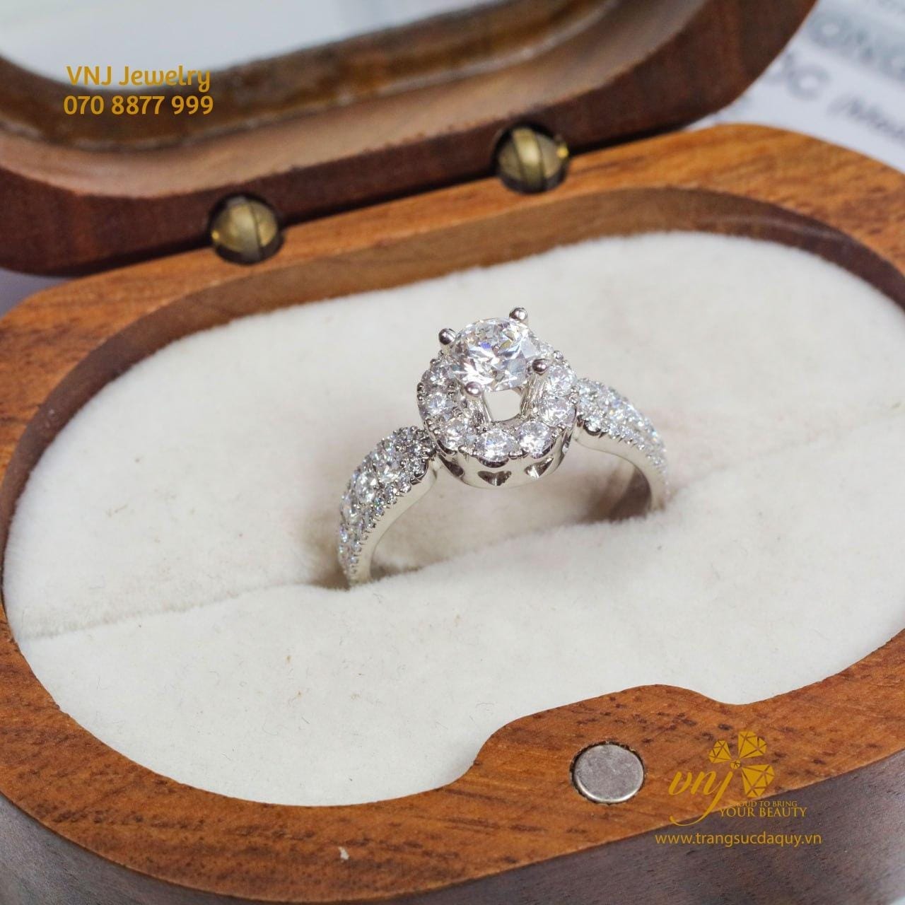Nhẫn Kim Cương Platin