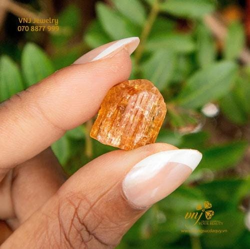 Imperial Topaz – Topaz Hoàng Gia: Biểu Tượng Quyền Lực Và Vẻ Đẹp Quý Tộc