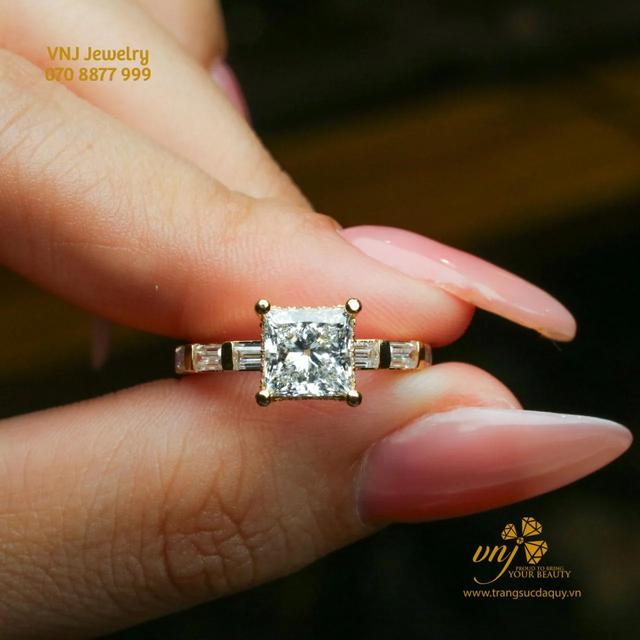 Nhẫn Moissanite Princess Cut NWD40