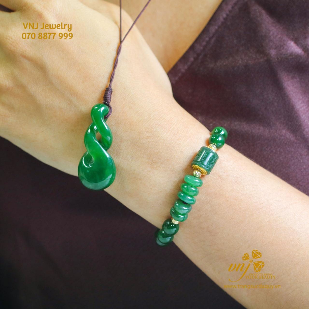 Vòng Tay Ngọc Bích Mix Charm Vàng (6)