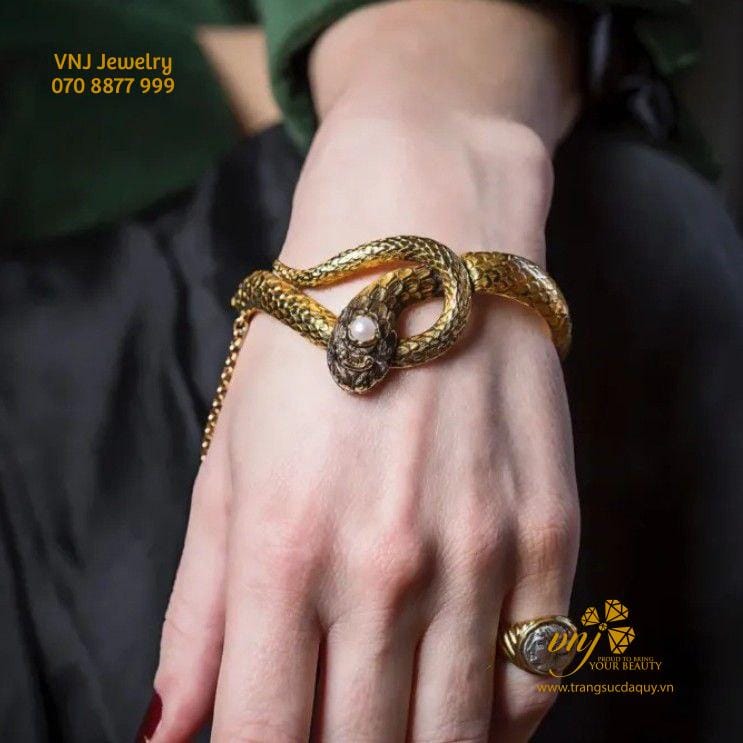 Vòng Tay Rắn đính Ngọc Trai