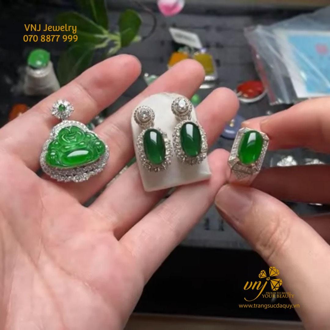 Ngọc Phỉ Thúy Guatemala (guatemala Jadeite): Sắc Xanh Bí Ẩn Từ Nền Văn Minh Maya