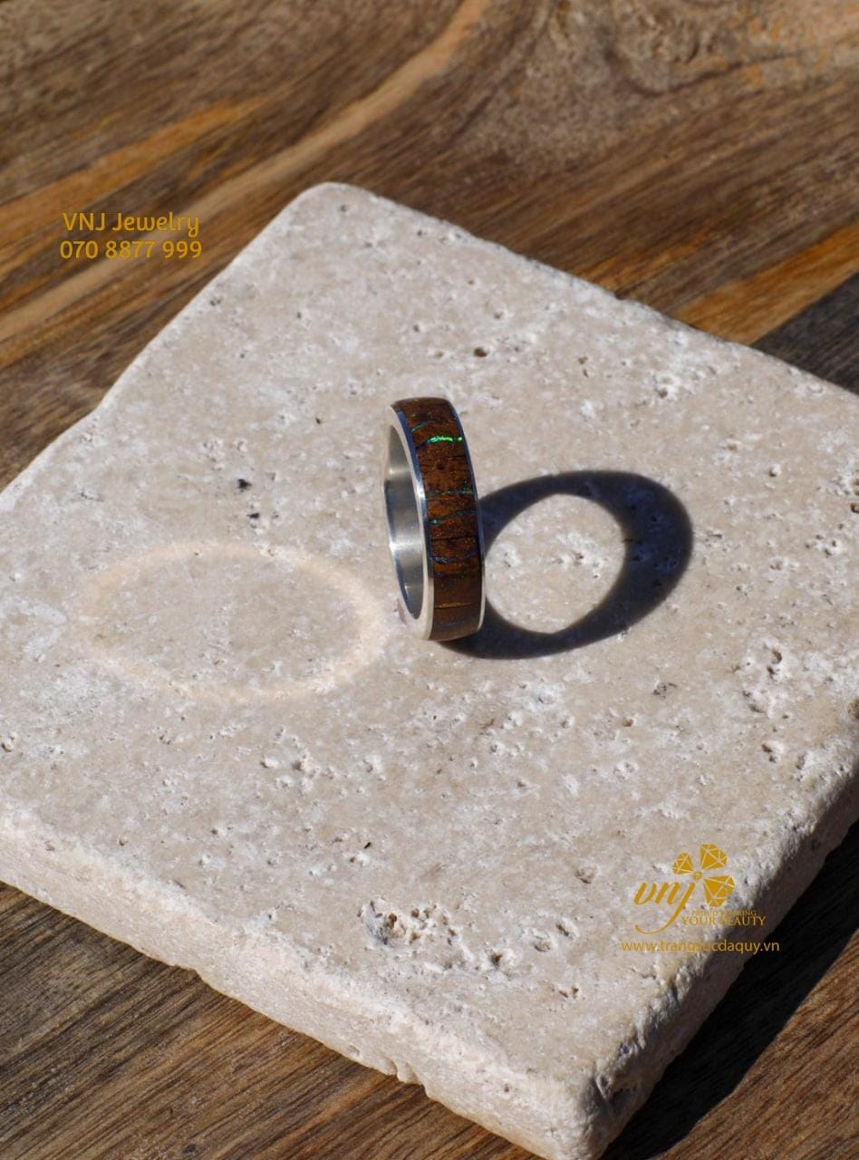 Opal Boulder Koroit: Nguồn Gốc, Tính Chất, Giá Cả