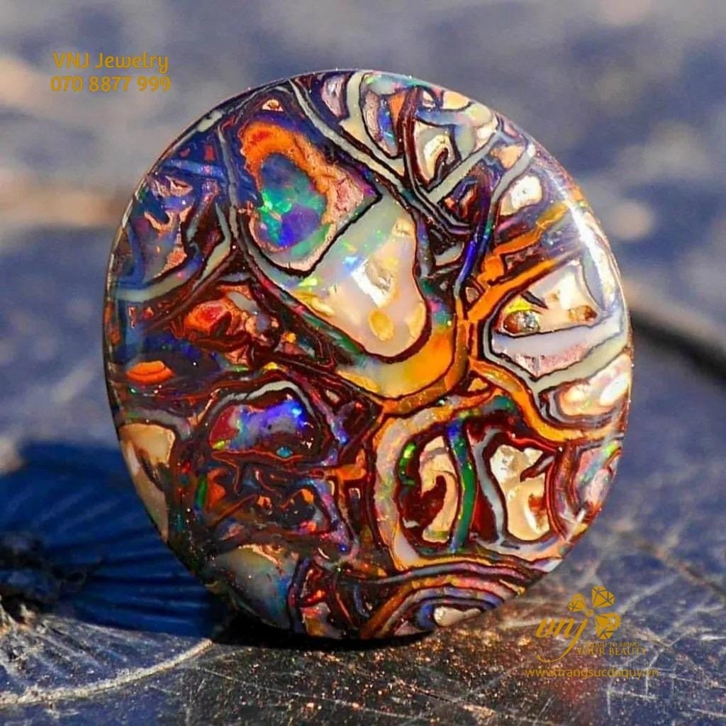 Opal Boulder Koroit: Nguồn Gốc, Tính Chất, Giá Cả