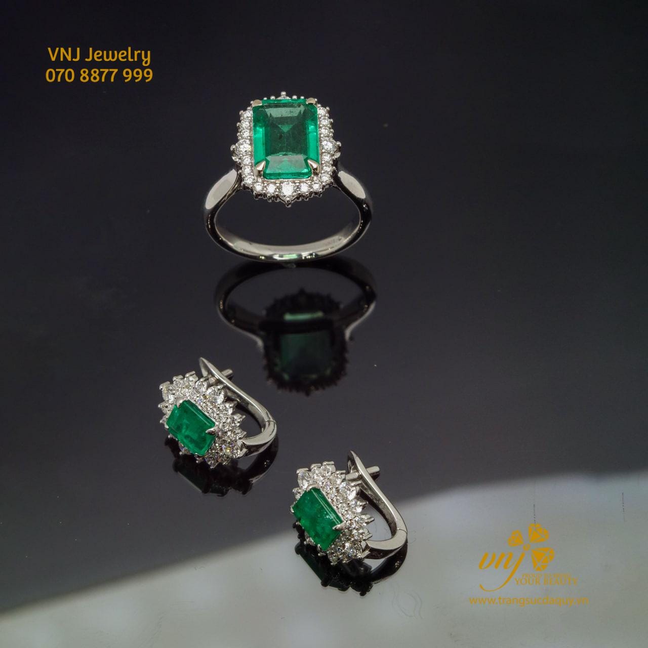 Nhẫn Emerald BE1 với Halo Kim Cương