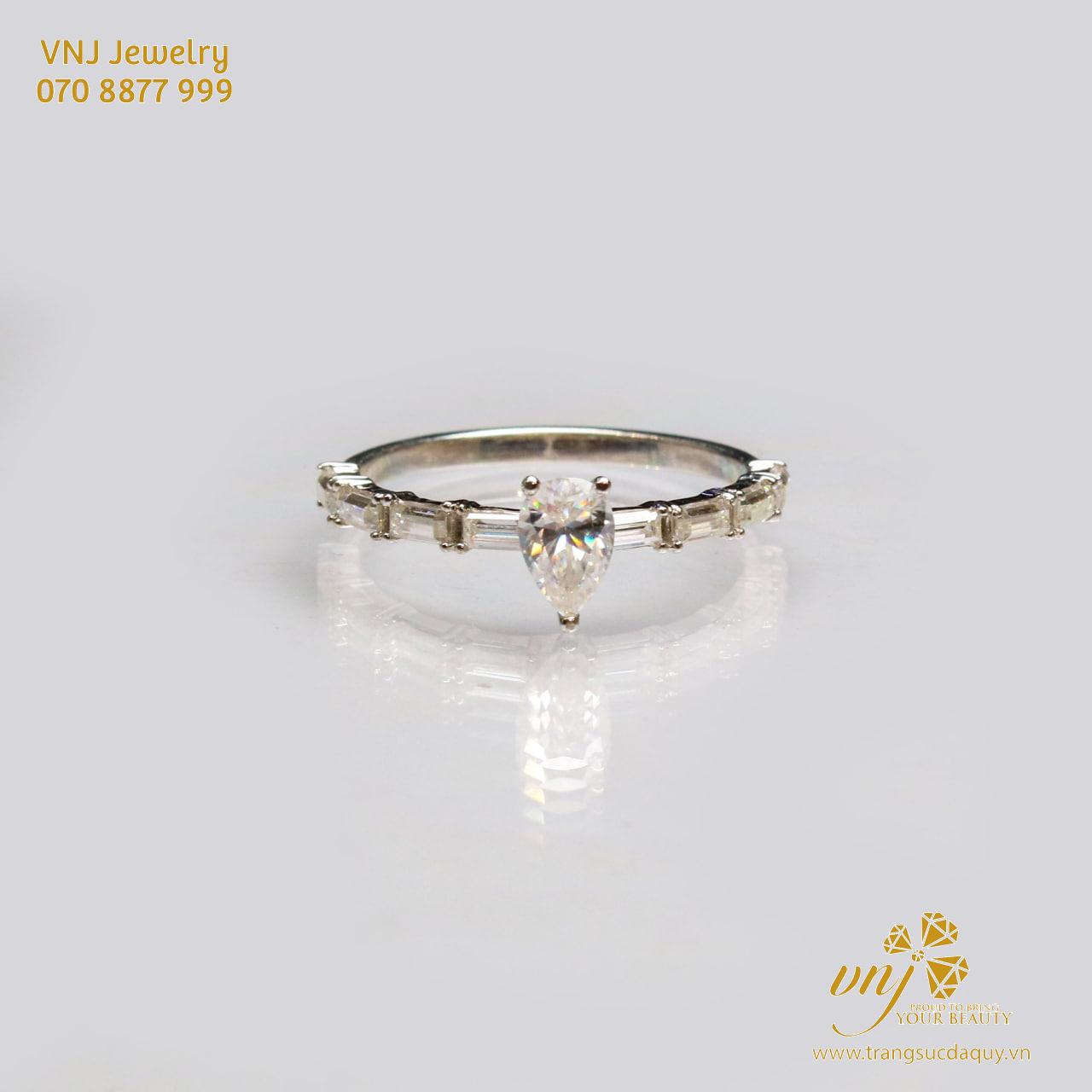 Nhẫn Kim Cương Giọt Nước NWK4