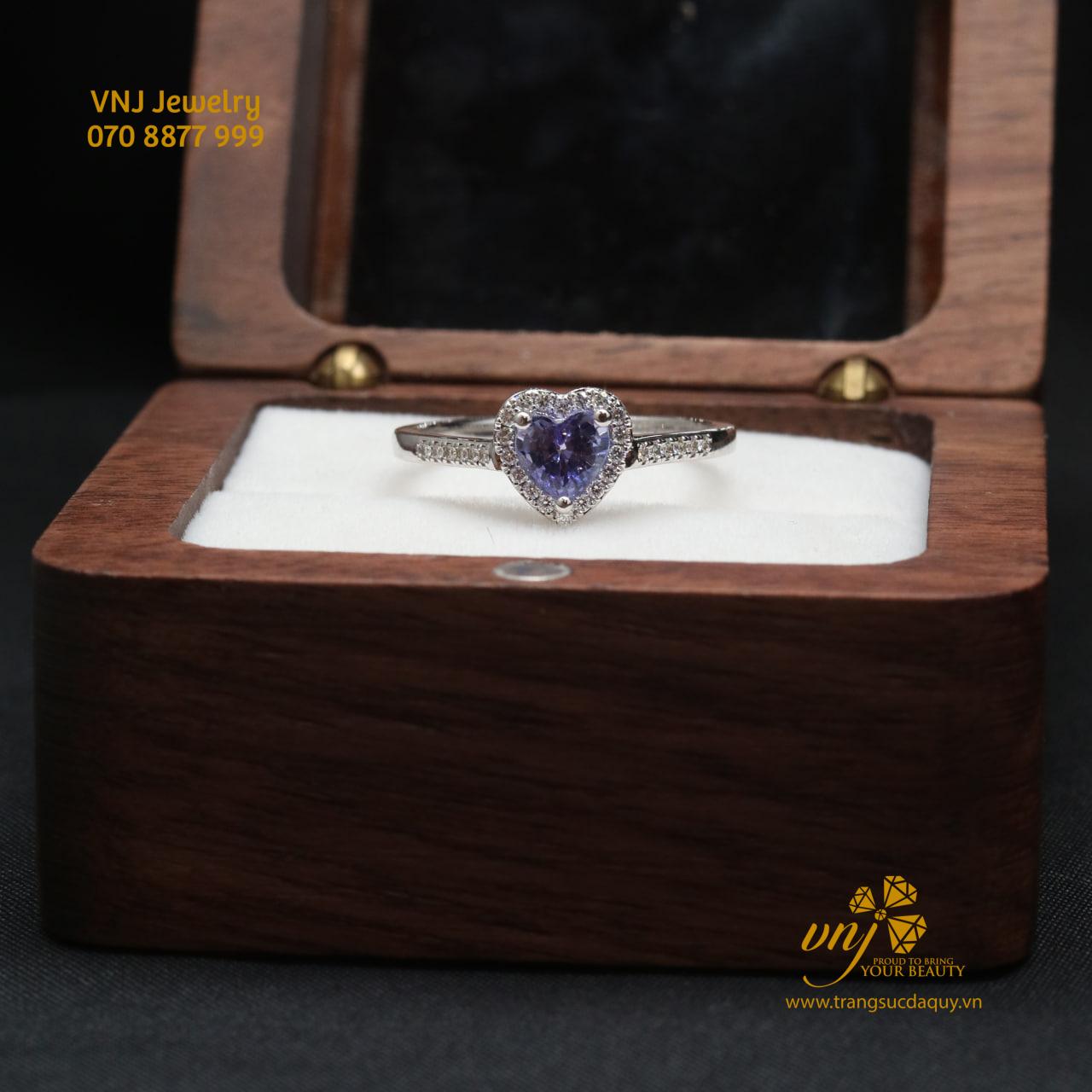 Nhẫn Tanzanite Tự Nhiên (2)