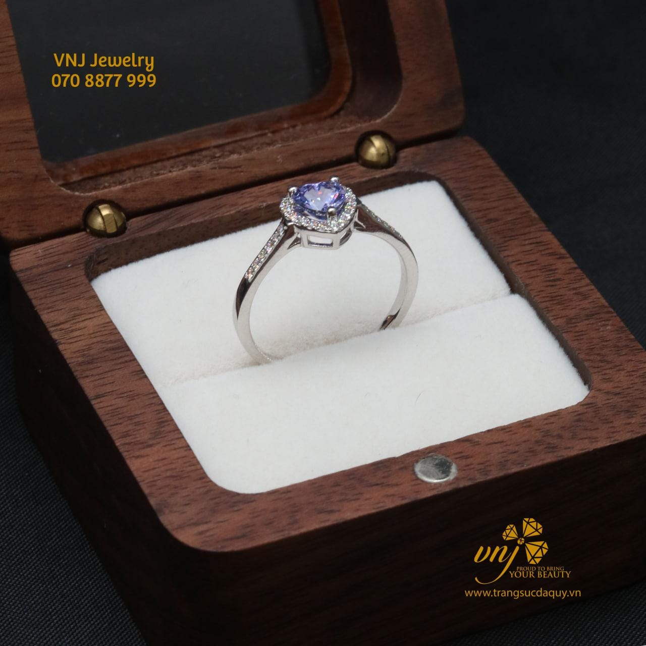 Nhẫn Tanzanite Tự Nhiên (4)