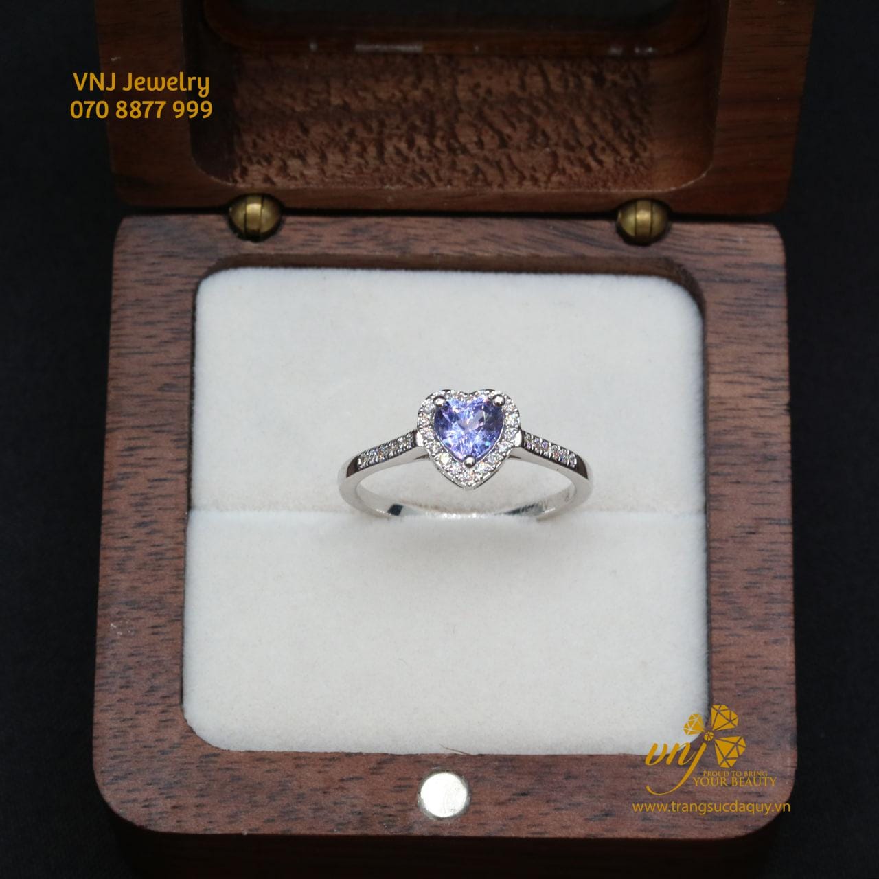 Nhẫn Tanzanite Tự Nhiên