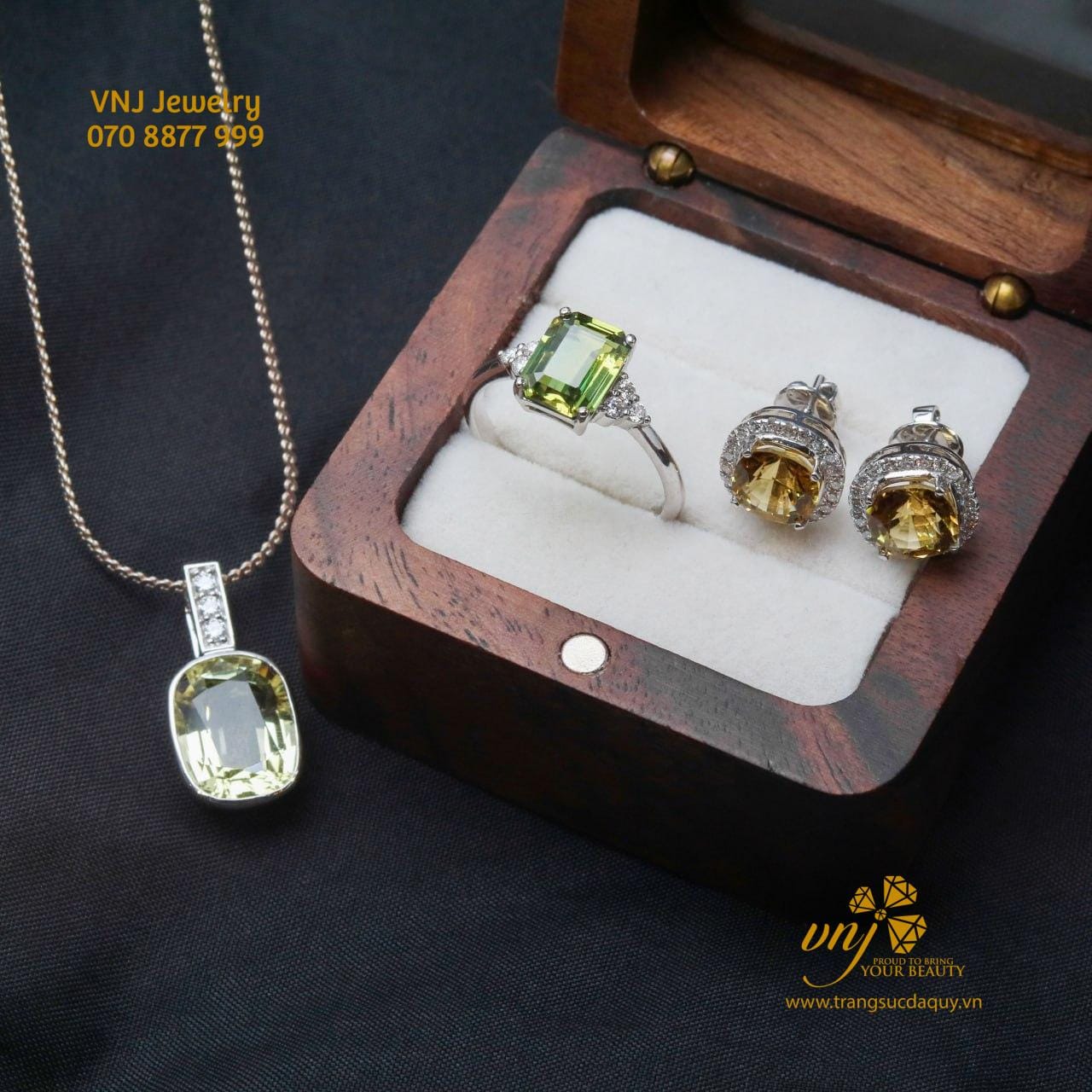 Bộ Trang Sức Đá Sapphire Vàng (2)