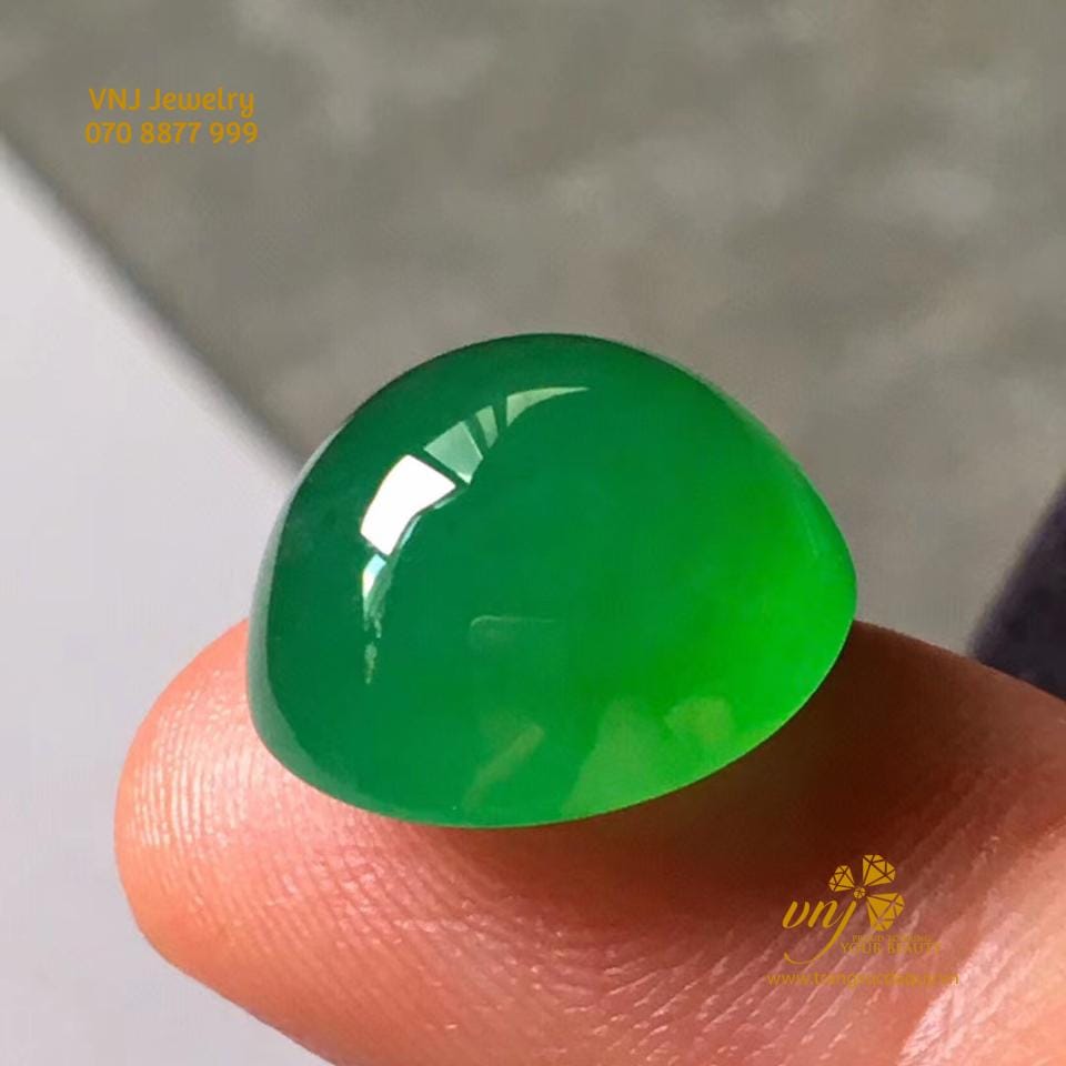 Tại Sao Mặt Trứng Ngọc (Mặt Trăng )Trong Phỉ Thúy Cẩm Thạch Lại Hiếm?