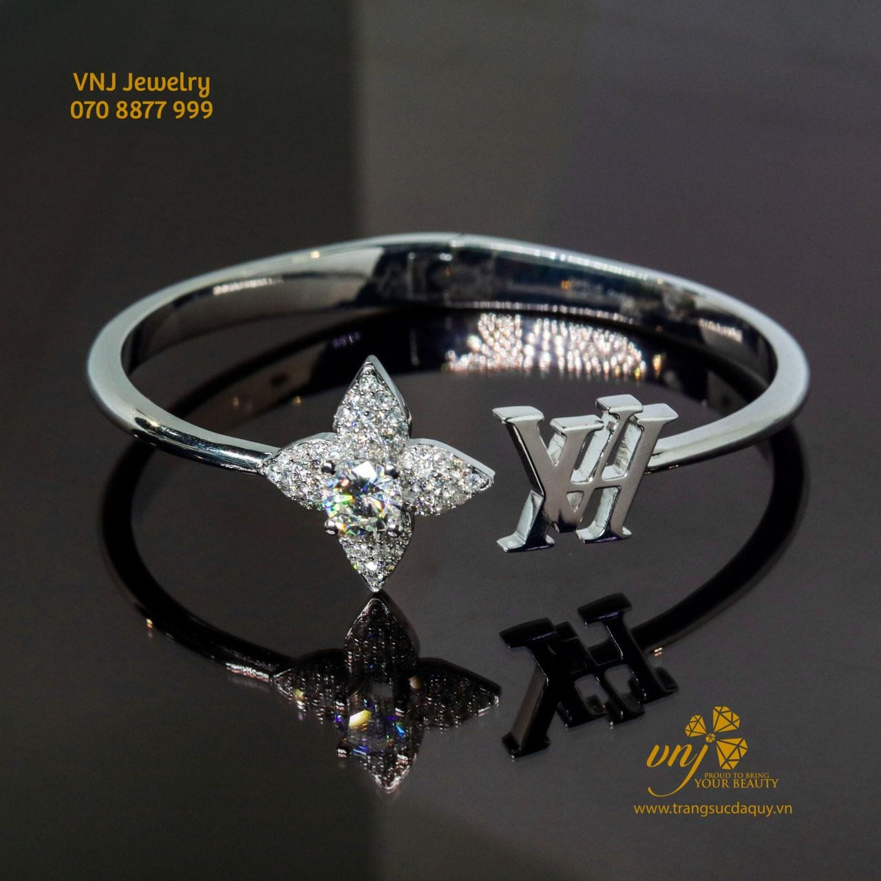 Kiềng Tay Hoa 4 Cánh Kim Cương Sang Trọng