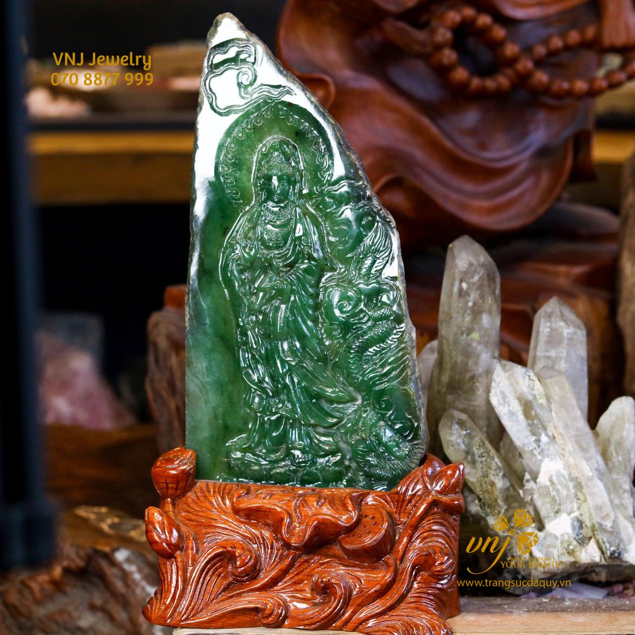 Tượng Quan Âm Đá Ngọc Bích