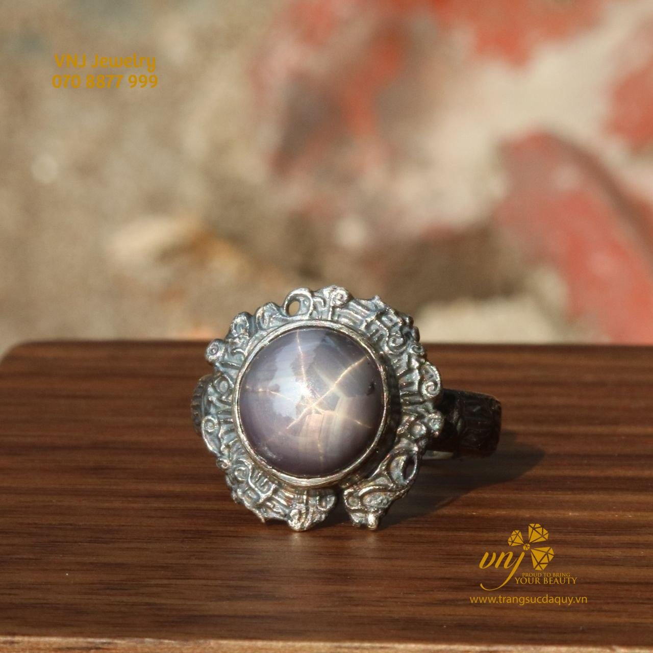 Sapphire hiệu ứng sao trên nhẫn