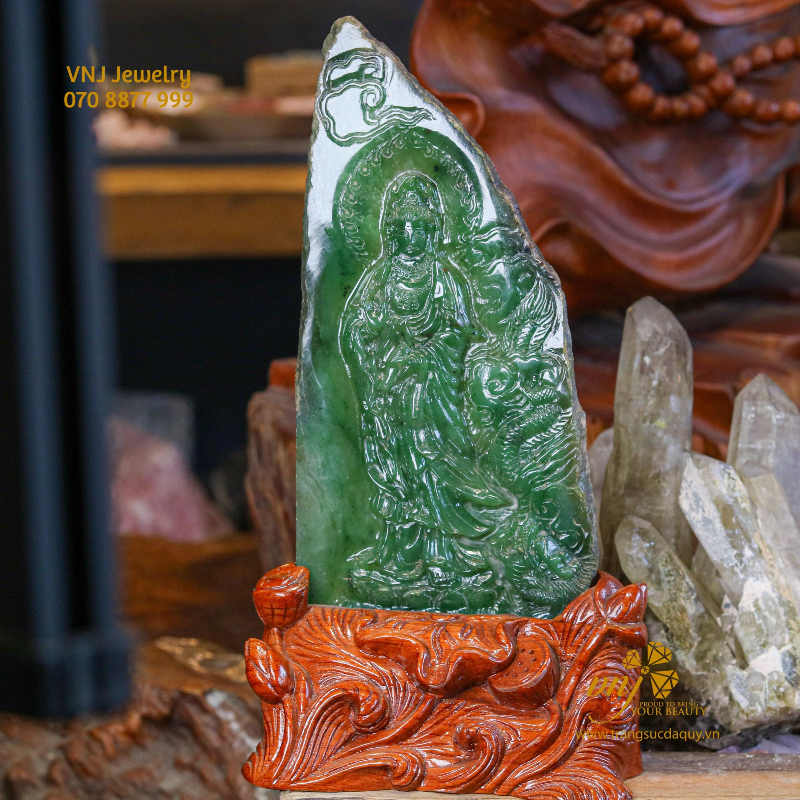 Tượng Quan Âm Đá Ngọc Bích