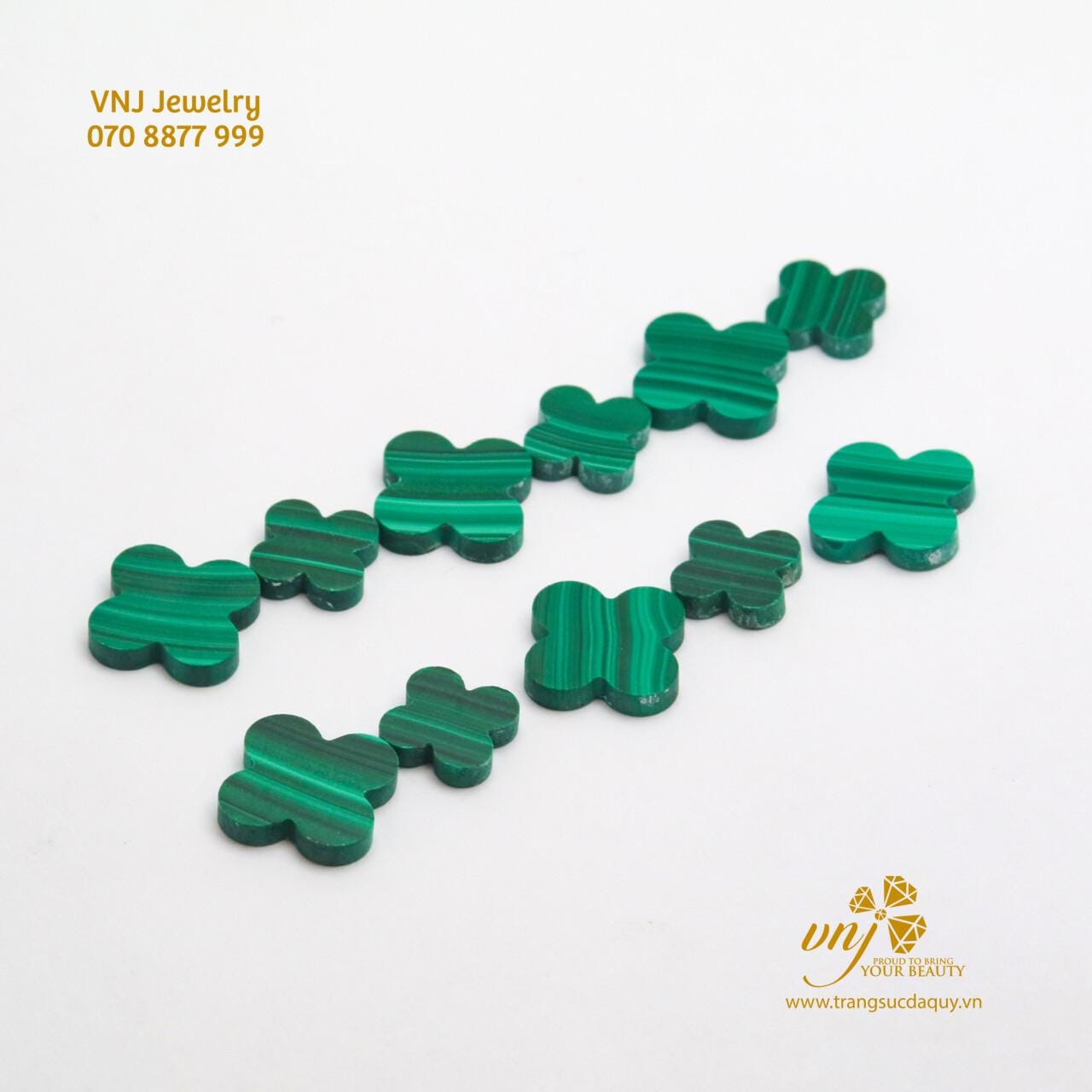 Charm Cỏ 4 Lá Malachite Xanh (Đá Lông Công) CDML2