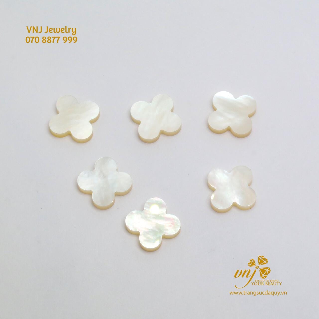 Charm Cỏ 4 Lá Xà Cừ Tự Nhiên CDLB1