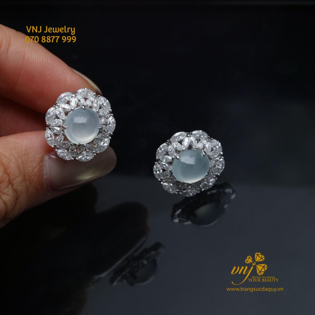 Bông Tai Phỉ Thuý Băng Halo BTJ8