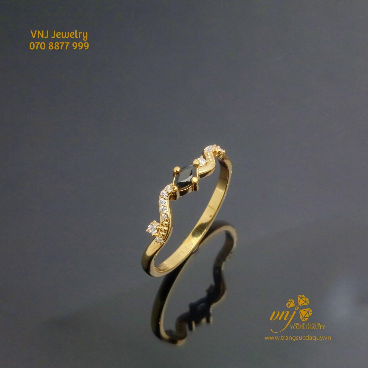 Nhẫn Nữ Sapphire Đen Tiny NWS68 - Ảnh 4