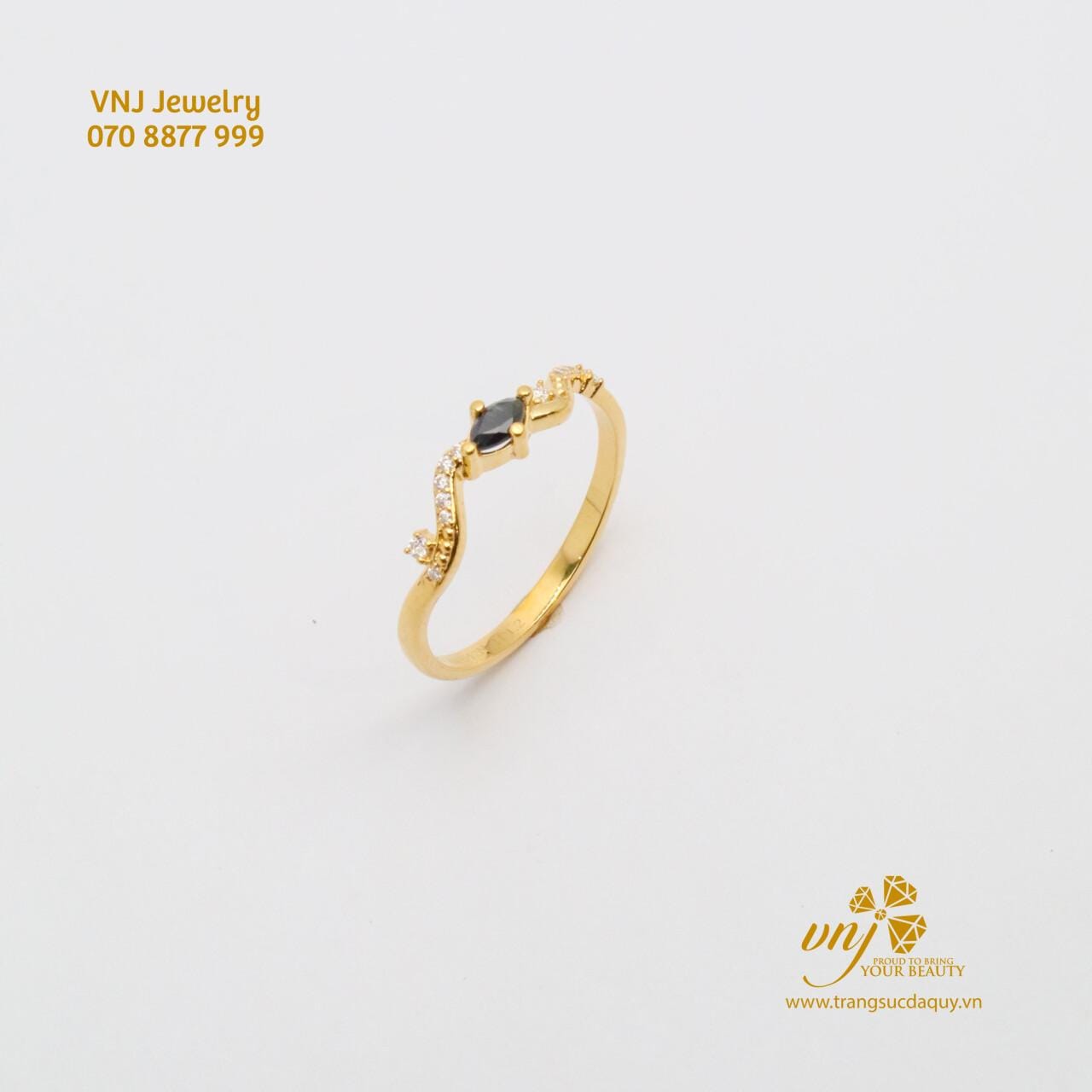 Nhẫn Nữ Sapphire Đen Tiny NWS68 - Mặt nhẫn Sapphire đen oval